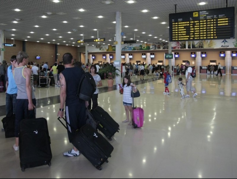 L'aeroport de Reus es quedarà a partir de diumenge sense vols comercials per la marxa temporal de Ryanair. J. C. LEÓN
