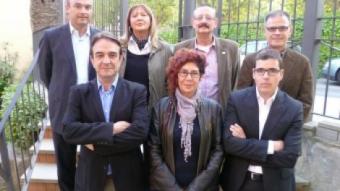 Els candidats del Masnou fotografiats abans de les eleccions. Al centre, Marta Neira (PSC) i a dalt a la dreta, Pere Parés (CiU). X. AGUILAR