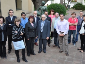 Foto de família amb els integrats de la candidatura de SI de Tiana EL PUNT