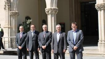 Isaac Albert (ERC), davant de l'edifici consistorial, són els cinc candidats que actualment tenen representació a ple. En total es presenten disset alcaldables en aquestes eleccions JORDI ALEMANY