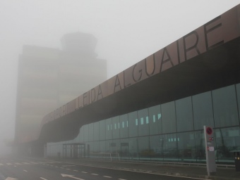 Exterior de la terminal de l'aeroport de Lleida. DAVID MARIN