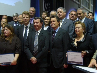 Artur Mas amb els premiats per la patronal de les Terres de l'Ebre. L.M