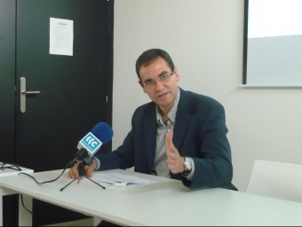 El candidat del PSC a Castellar del Vallès, Ignasi Giménez, en el moment d'exposar la seva voluntat de diàleg M.C.B