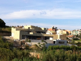 Imatge de la casa en construcció que es diu que serà la nova residència de Shakira CARLES DOMÈNECH