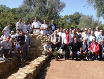 Participants en l'acte de recuperació de la Font de Manyes. CEDIDA