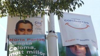 Cartells del PSC i de CiU que durant la campanya han penjat als carrers de Santa Coloma. I.M
