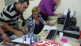 Conxita Campoy durant el recompte de vots a la nit electoral i a la seu del PSC de Malgrat de Mar. T.M