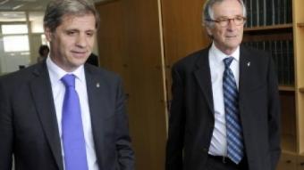 Alberto Fernández Díaz i Xavier Trias a la sortida de la reunió que es va fer ahir al matí a les dependències del grup municipal de CiU JOSEP LOSADA