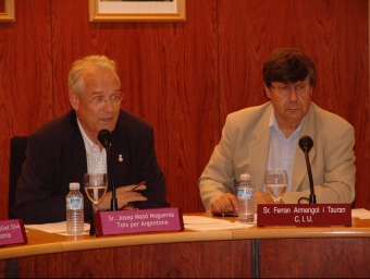L'antic pacte. Pep Masó (TxA) i Ferran Armengol (CiU) escenificant el pacte de govern d'aquest passat mandat. ADELA GENÍS