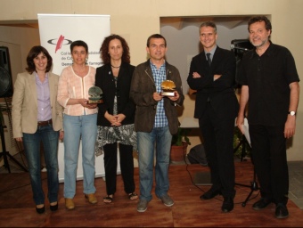 Els premiats i finalistes a les Petxines, amb l'absència dels nominats a Petxina Tancada, divendres al Cafè Metropol. S. R