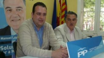 Marcos Fernández i José Manuel López ahir al matí a la seu del PP de Mataró LL.M