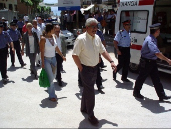 L'exalcalde escoltat per agents de la policia local i els Mossos el 2003 després de ser proclamat alcalde. Q.P
