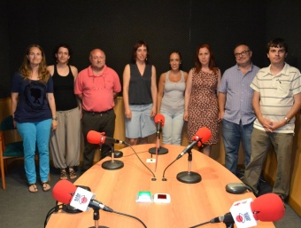 Els tècnics de les emissores valencianes amb l'alcaldessa d'Aldaia. CEDIDA