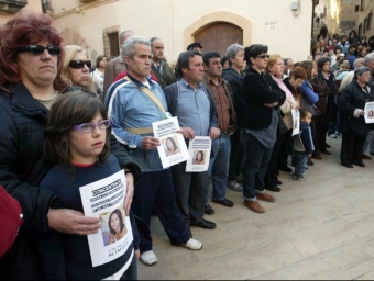 Els veïns d'Altafulla es van concentrar el 16 de març de 2009 per mostrar el seu rebuig pels tràgics fets JUDIT FERNÀNDEZ