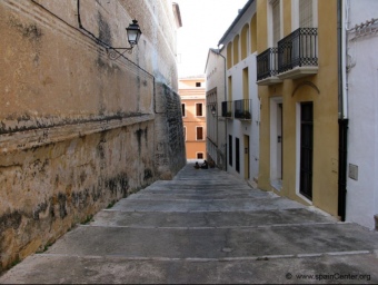 Un carrer del nucli antic d'aquesta localitat de la comarca de la Safor. ARXIU