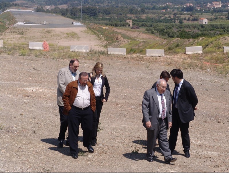 El mes de maig, els  agents polítics i econòmics van visitar una part dels terrenys on es construïa l'aotuvia A-27 A. ESTALLO