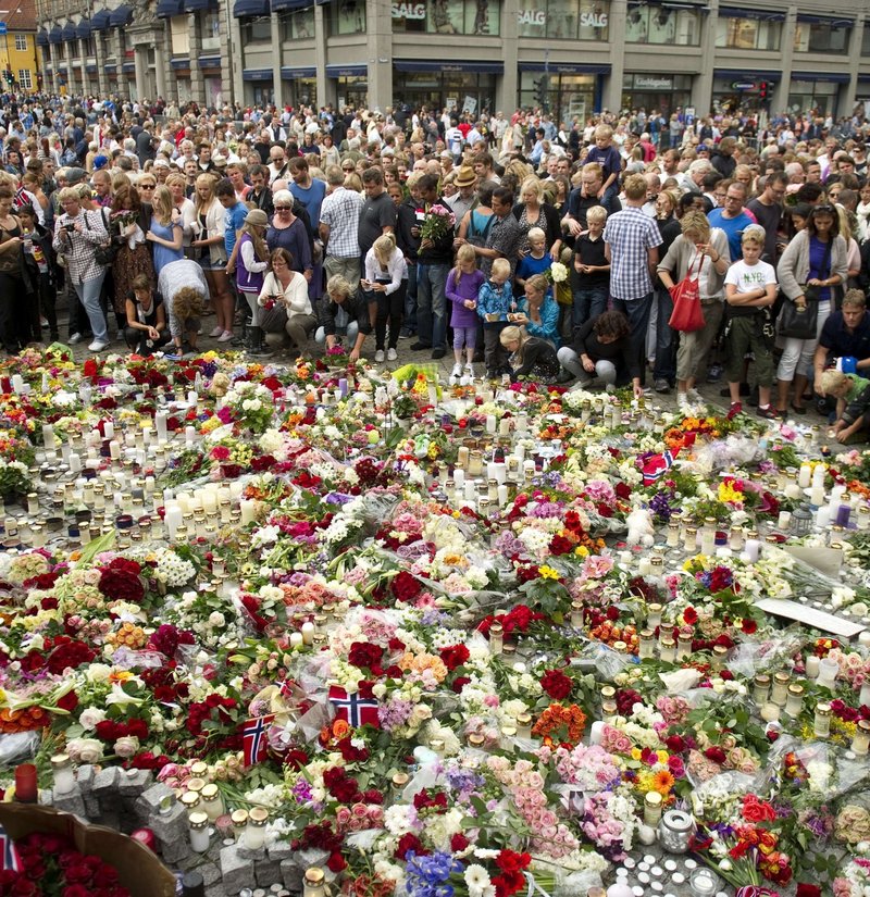 Noruega plora els morts de la pitjor matança | Redacció | Oslo | Política |  El Punt Avui