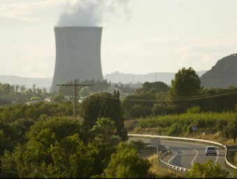 Torre de refrigeració de la central nuclear d'Ascó, en una imatge d'arxiu JOSÉ CARLOS LEÓN