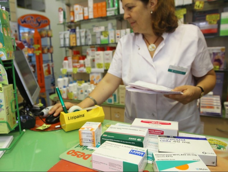 Preocupació a les farmàcies valencianes pels impagats de l'administració. ARXIU