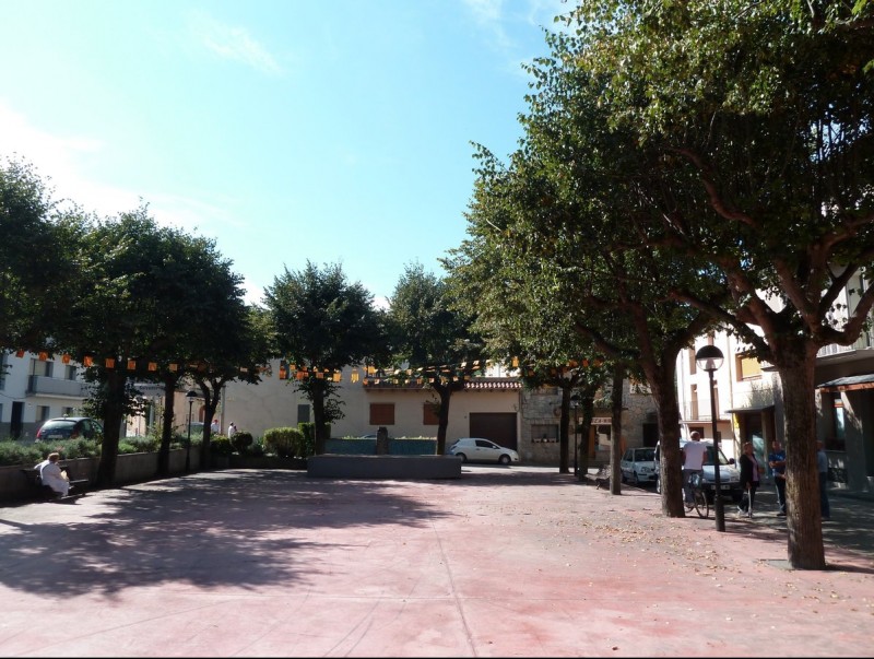 Una vista general de la plaça de la Generalitat de Sant Pau de Segúries. J.C