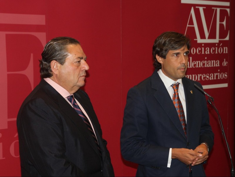 L'alcalde de Paterna amb el president de l'Associació Valenciana d'Empresaris. ARXIU