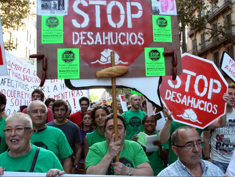 Els membres de la Plataforma d'Afectats per la Hipoteca han dut a terme protestes arreu del territori GUILLEM SANCHEZ / ACN