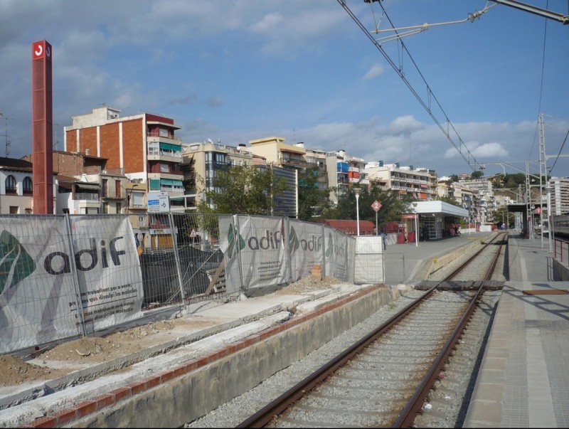 Les obres de l'estació que s'havien aturat a l'agost s'han reprès fa unes setmanes. E.F