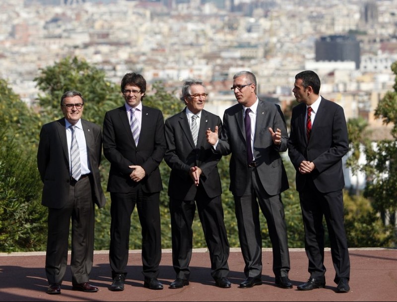 Els alcaldes Àngel Ros, Carles Puigdemont, Xavier Trias, Josep Fèlix Ballesteros i Santi Vila, ahir a la trobada al Palauet Albéniz de Barcelona ORIOL DURAN