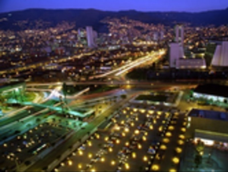 Vista aèria de la ciutat de Medellín, una de les zones industrials més important del país.  ARXIU