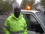 Mahamadou Touray, treballa a la neteja dels carrers.