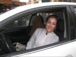 Olga Bach és taxista. E. C.