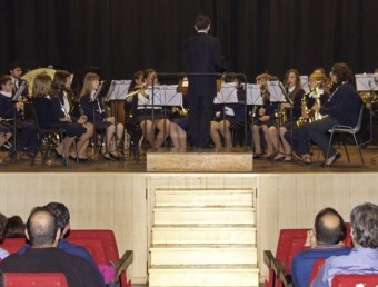 Banda Juvenil de Bellreguard en una actuació a la Casa d ela Cultura. ARXIU