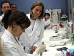 La candidata del PSC en una visita als laboratoris científics de Cornella ACN/ RAFA GARRIDO