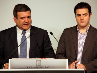 Els diputats de SI Alfons López Tena i Uriel Bertran, aquest dimarts al Parlament ACN