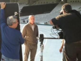 Una imatge de l'espot , amb Cruyff al centre. FCF