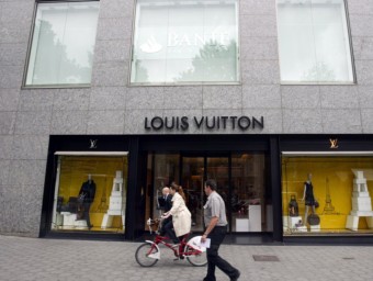 La botiga de Vuitton en la zona més exclusiva del Passeig de Gràcia. RAMOS JUANMA
