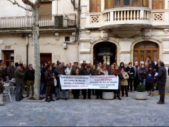 Concentració de protesta pel deute de la Generalitat en Benestar Social. B.S