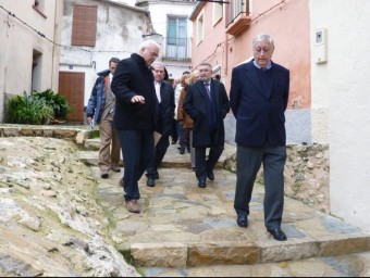 El secretari autonòmic d'Infraestructures visita el barri medieval a la localitat. B.S