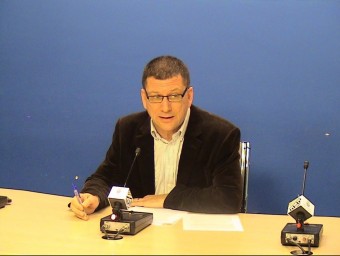 El regidor Facund Puig en conferència de premsa a la sala municipal. CEDIDA