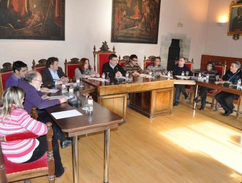 Imatge d'una sessió del Plenari de l'Ajuntament de Morella. EL PUNT AVUI