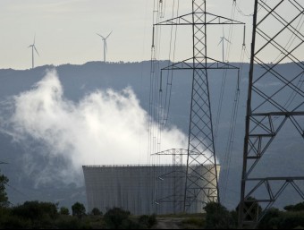 La torre de refrigeració dels reactors d'Ascó I i II, en una imatge d'arxiu JOSÉ CARLOS LEÓN