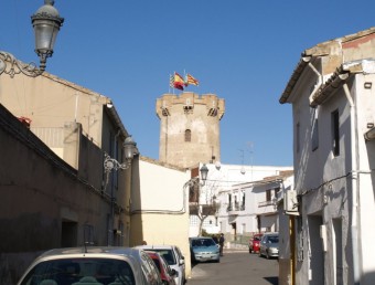Nucli antic de la vila amb la torre àrab al fons. ESCORCOLL