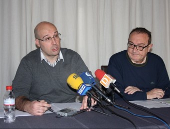 Josep Crespo explica la posició del Bloc en conferència de premsa. EL PUNT AVUI