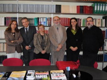 M. Tohà i A. Soldevila, d'Ires; Fina Rubio, de Surt; O. Homs i C. Homar, de Fias i M. Moré, de Suara Cooperativa