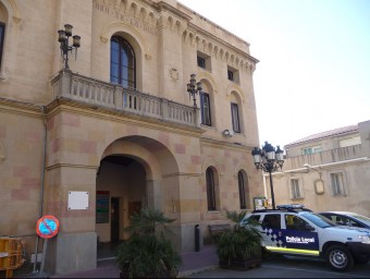 L'edifici de l'ajuntament de Vilassar de Dalt fotografiat ahir al migdia. T.M