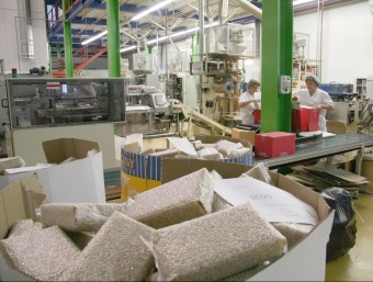 Arrossaires ven la major part de la producció amb marca blanca i la quota de mercat de Bayo i Segadors del Delta és limitada EL PUNT AVUI