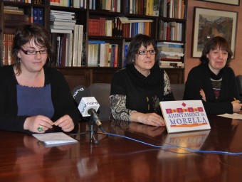 Malú Blasco, Maria Pau Querol i Estela Buenaventura en conferència de premsa. CEDIDA