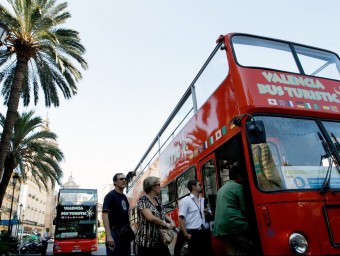 Autobús turístic de la ciutat de València. EFE/J.C.CARDENAS
