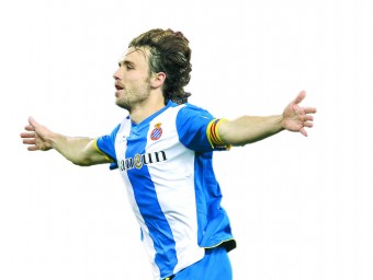 Joan Verdú celebrant un dels quatre gols que ha marcat aquesta temporada, dos d'ells contra l'Atlético de Madrid, un al Granada i un altre al Racing F.C