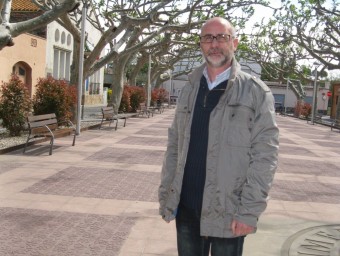 Josep Guiolà, a la plaça recentment renovada. E. C